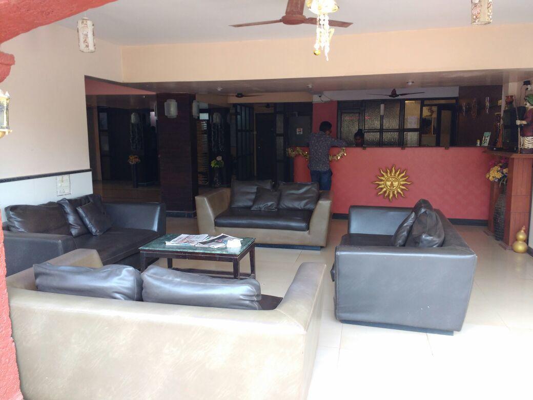 Ocean Waves Sun Baga Hotel Exterior photo